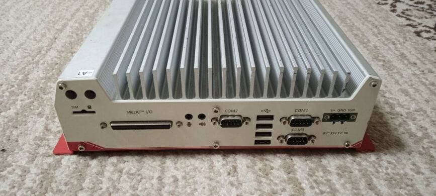 Промисловий ПК Neousys Nuvo-5000LP / Intel Core i7-6700TE (4 (8) ядра по 2.4 - 3.4 GHz) / 8 GB DDR4 / 120 GB SSD / Intel HD Graphics 530