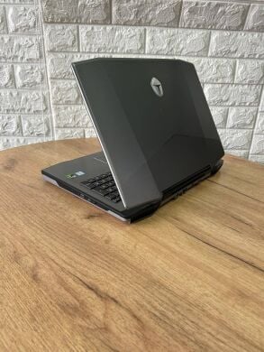 Игровой ноутбук ThundeRobot TR 911 M1C / 15.6" (1920x1080) IPS / Intel Core i7-6700HQ (4 (8) ядра по 2.6 - 3.5 GHz) / 16 GB DDR4 / 512 GB SSD / nVidia GeForce GTX 1660, 6 GB GDDR5, 192-bit / WebCam Игровой ноутбук ThundeRobot TR 911 M1C / 15.6" (1920x1080) IPS / Intel Core i7-6700HQ (4 (8) ядра по 2.6 - 3.5 GHz) / 16 GB DDR4 / 512 GB SSD / nVidia GeForce GTX 1660, 6 GB GDDR5, 192-bit / WebCam