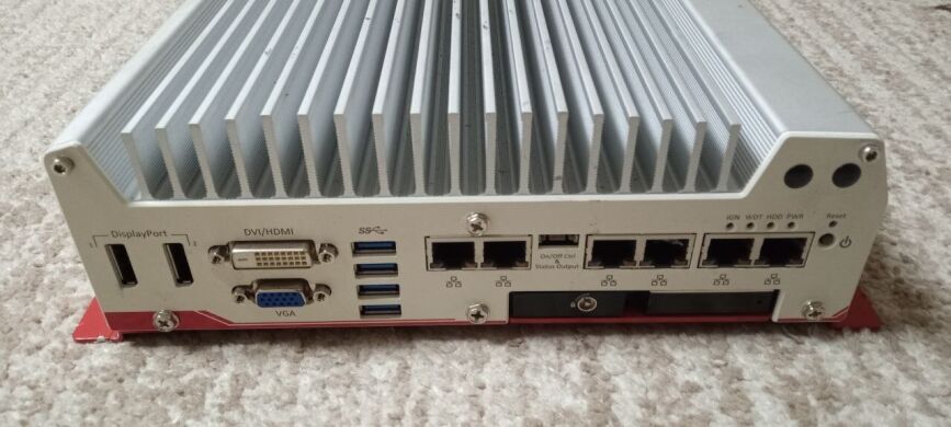 Промисловий ПК Neousys Nuvo-5000LP / Intel Core i7-6700TE (4 (8) ядра по 2.4 - 3.4 GHz) / 8 GB DDR4 / 120 GB SSD / Intel HD Graphics 530