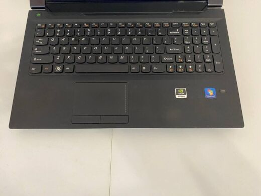 Ноутбук Б-клас Lenovo IdeaPad B580 / 15.6" (1366x768) TN / Intel Core i7-2620M (2 (4) ядра по 2.7 - 3.4 GHz) / 8 GB DDR3 / 240 GB SSD / nVidia GeForce 610M, 1 GB GDDR3, 64-bit / WebCam / DVD-ROM