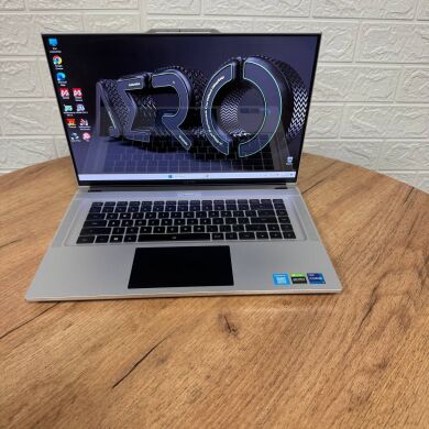 Игровой ноутбук Gigabyte Aero 16 XE5 / 16" (3840x2400) OLED / Intel Core i7-12700H (14 (20) ядер по 3.5 - 4.7 GHz) / 32 GB DDR5 / 1000 GB SSD / nVidia GeForce RTX 3070 Ti, 8 GB GDDR6, 256-bit / WebCam