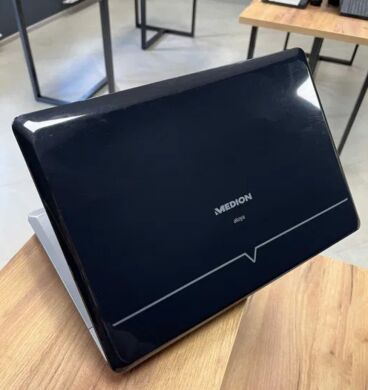 Ноутбук Medion Akoya P6620 / 16" (1366x768) TN / Intel Core 2 Duo T6500 (2 ядра по 2.1 GHz) / 4 GB DDR3 / 128 GB SSD / nVidia GeForce GT 220M, 1 GB DDR2, 128-bit / WebCam / DVD-RW / Win 7 Home