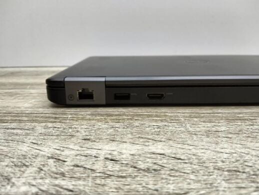 Нетбук Б-клас Dell Latitude E5250 / 12.5" (1366x768) TN / Intel Core i5-5300U (2 (4) ядра по 2.3 - 2.9 GHz) / 8 GB DDR3 / 120 GB SSD / Intel HD Graphics 5500 / WebCam / HDMI