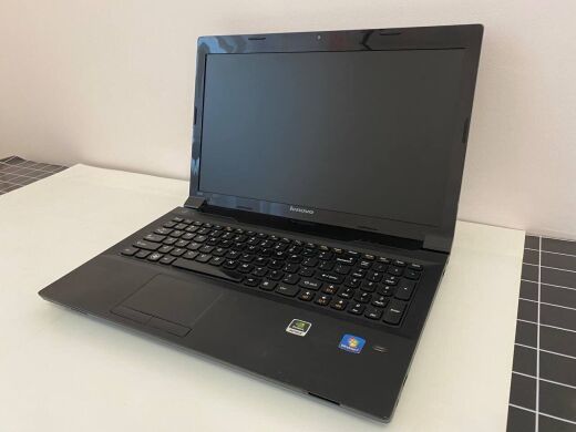 Ноутбук Б-клас Lenovo IdeaPad B580 / 15.6" (1366x768) TN / Intel Core i7-2620M (2 (4) ядра по 2.7 - 3.4 GHz) / 8 GB DDR3 / 240 GB SSD / nVidia GeForce 610M, 1 GB GDDR3, 64-bit / WebCam / DVD-ROM