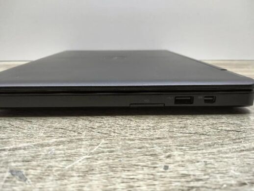 Нетбук Б-клас Dell Latitude E5250 / 12.5" (1366x768) TN / Intel Core i5-5300U (2 (4) ядра по 2.3 - 2.9 GHz) / 8 GB DDR3 / 120 GB SSD / Intel HD Graphics 5500 / WebCam / HDMI