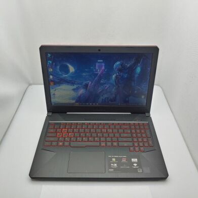Ігровий ноутбук Asus TUF Gaming FX504 / 15.6" (1920x1080) TN / Intel Core i7-8750H (6 (12) ядер по 2.2 - 4.1 GHz) / 16 GB DDR4 / 256 GB SSD / nVidia GeForce GTX 1050 Ti, 4 GB GDDR5, 128-bit / WebCam / Win10 Home