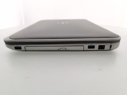 Ігровий ноутбук Dell Inspiron 7720 / 17.3" (1366x768) TN / Intel Core i7-3630QM (4 (8) ядра по 2.4 - 3.4 GHz) / 8 GB DDR3 / 240 GB SSD / nVidia GeForce GT 650M, 2 GB GDDR5, 128-bit / WebCam / DVD-ROM / Win 7