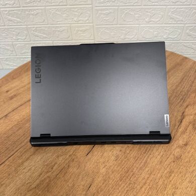 Ігровий ноутбук Б-клас Lenovo Legion Pro 5 16IRX8 / 16" (2560x1600) IPS / Intel Core i7-13700HX (16 (24) ядра по 3.7 - 5.0 GHz) / 32 GB DDR5 / 1000 GB SSD / nVidia GeForce RTX 4070, 8 GB GDDR6, 128-bit / WebCam