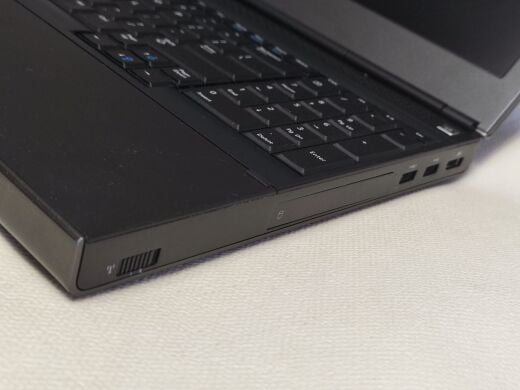 Мобильная рабочая станция Dell Precision M4800 / 15.6" (1920x1080) IPS / Intel Core i7-4710MQ (4 (8) ядра по 2.5 - 3.5 GHz) / 8 GB DDR3 / 256 GB SSD / AMD FirePro M5100, 2 GB GDDR5, 128-bit / WebCam / DVD-ROM Мобильная рабочая станция Dell Precision M4800 / 15.6" (1920x1080) IPS / Intel Core i7-4710MQ (4 (8) ядра по 2.5 - 3.5 GHz) / 8 GB DDR3 / 256 GB SSD / AMD FirePro M5100, 2 GB GDDR5, 128-bit / WebCam / DVD-ROM