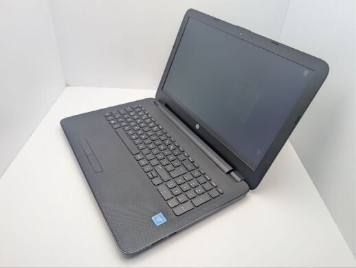 Ноутбук HP 15 ac154ng / 15.6" (1920x1080) IPS / Intel Celeron N3060 (2 ядра по 1.6 - 2.48 GHz) / 8 GB DDR3 / 120 GB SSD / Intel Graphics / WebCam / DVD-ROM