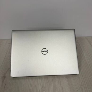 Ноутбук Б-класс Dell Inspiron 16 5620 / 16" (1920x1200) IPS Touch / Intel Core i7-1260U (10 (12) ядер по 1.1 - 4.7 GHz) / 16 GB DDR4 / 512 GB SSD NVMe / nVidia GeForce MX570 A, 2 GB GDDR6, 64-bit / WebCam Ноутбук Б-класс Dell Inspiron 16 5620 / 16" (1920x1200) IPS Touch / Intel Core i7-1260U (10 (12) ядер по 1.1 - 4.7 GHz) / 16 GB DDR4 / 512 GB SSD NVMe / nVidia GeForce MX570 A, 2 GB GDDR6, 64-bit / WebCam