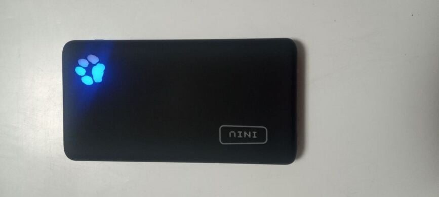 Новый Power Bank INIU PowerPaw Slim BI-B41 / 10000 mAh / 20W / 5V/3A