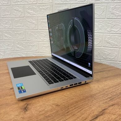 Игровой ноутбук Gigabyte Aero 16 XE5 / 16" (3840x2400) OLED / Intel Core i7-12700H (14 (20) ядер по 3.5 - 4.7 GHz) / 32 GB DDR5 / 1000 GB SSD / nVidia GeForce RTX 3070 Ti, 8 GB GDDR6, 256-bit / WebCam