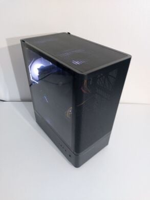 Игровой ПК Prologix GM-01MAB Tower / Intel Core i5-9600K (6 ядер по 3.7 - 4.6 GHz) / 32 GB DDR4 / 250 GB SSD M.2 + 1000 GB HDD / AMD Radeon RX 5700 XT, 8 GB GDDR6, 256-bit / 650W + Кабели подключения, переходник, пульт управления