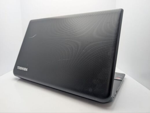 Ноутбук Toshiba Satellite C70D-B / 17.3" (1600x900) TN / AMD A4-5000 (4 ядра по 1.5 GHz) / 8 GB DDR3 / 750 GB HDD / AMD Radeon HD 8330 Graphics / WebCam / DVD-ROM