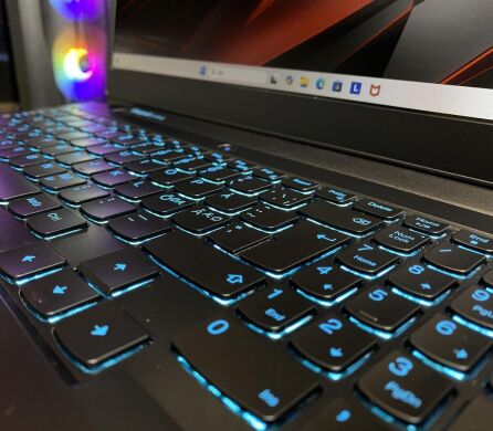 Ігровий ноутбук Lenovo IdeaPad Gaming 3 / 15.6" (1920x1080) IPS / AMD Ryzen 5 4600H (6 (12) ядер по 3.0 - 4.0 GHz) / 8 GB DDR4 / 512 GB SSD / nVidia GeForce GTX 1650, 4 GB GDDR5, 128-bit / WebCam