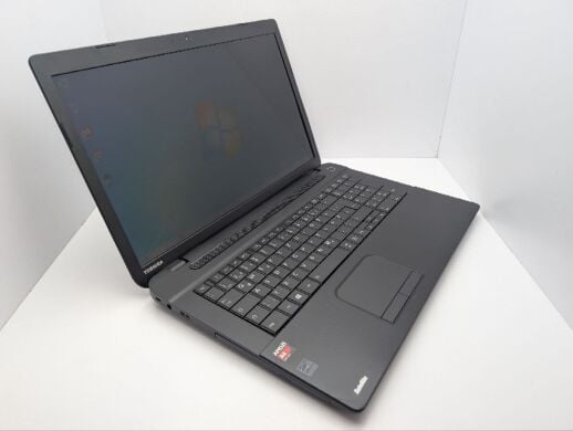 Ноутбук Toshiba Satellite C70D-B / 17.3" (1600x900) TN / AMD A4-5000 (4 ядра по 1.5 GHz) / 8 GB DDR3 / 750 GB HDD / AMD Radeon HD 8330 Graphics / WebCam / DVD-ROM