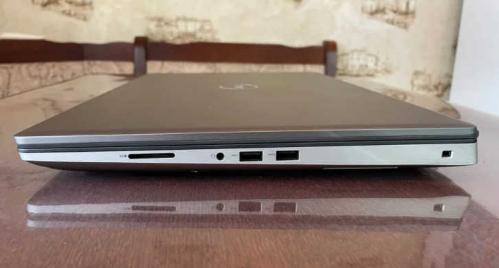 Ігровий ноутбук Dell Precision 7760 / 17.3" (1920x1080) FullHD IPS / Intel Core i7-11850H (8 (16) ядра по 2.5 - 4.8 GHz) / 64 GB DDR4 / 512 GB SSD+512 GB SSD / nVidia RTX A3000, 6 GB GDDR6, 192-bit / WebCam