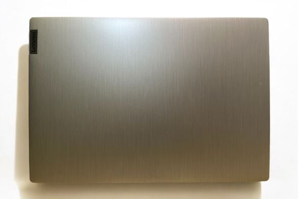 Игровой ноутбук Lenovo IdeaPad 3 15IIL05 / 15.6" (1920x1080) TN / Intel Core i3-1005G1 (2 (4) ядра по 1.2 - 3.4 GHz) / 8 GB DDR4 / 256 GB SSD / nVidia GeForce MX330, 2 GB GDDR5, 64-bit / WebCam