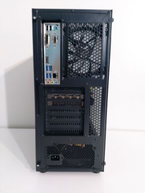Ігровий ПК AeroCool PGS FALCON-A-BK-V1 FRGB Tower / Intel Core i5-8400 (6 ядер по 2.8 - 4.0 GHz) / 32 GB DDR4 / 256 GB SSD M.2 + 512 GB SSD M.2 + 500 GB HDD / AMD Radeon RX 5700, 8 GB GDDR6, 256-bit / 600W + Мишка, клавіатура, кабелі HDMI та живлення
