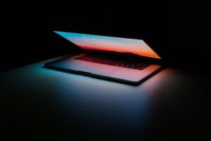 Лучшие ультратонкие игровые ноутбуки для геймеров-студентов в Киеве – стиль и производительность 2025