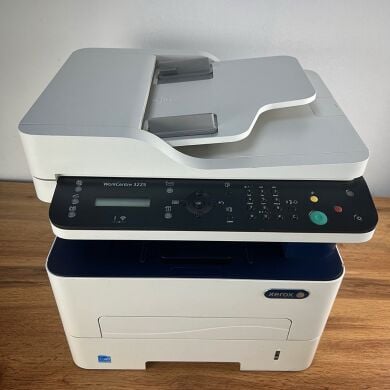 МФУ Xerox WorkCentre 3225 / Лазерная монохромная печать / 1200x1200 dpi / A4 / 28 стр/мин / USB 2.0, Ethernet, Wi-Fi / Кабели в комплекте
