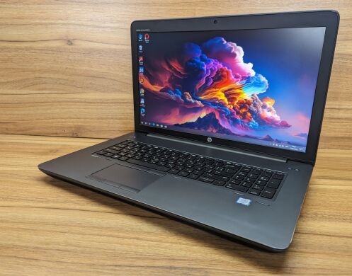 Мобільна робоча станція HP zBook 17 G3 / 17.3" (1600x900) TN / Intel Core i7-6700HQ (4 (8) ядра по 2.6 - 3.5 GHz) / 16 GB DDR4 / 512 GB SSD / nVidia Quadro M1000M, 2 GB DDR3, 128-bit / TouchID / WebCam / Windows 10