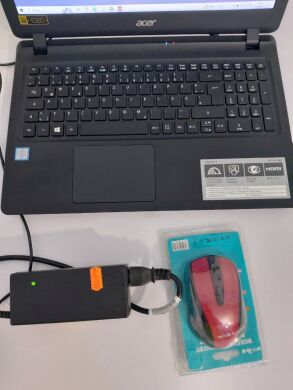 Ноутбук Б-класс Acer Aspire ES1-572 / 17.3" (1600x900) TN / Intel Core i3-6006U (2 (4) ядра по 2.0 GHz) / 8 GB DDR4 / 256 GB SSD / Intel HD Graphics 520 / WebCam / DVD-ROM + Беспроводная мышка