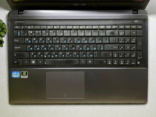 Ноутбук Б-клас Asus X55VD / 15.6" (1366x768) TN / Intel Core i3-3110M (2 (4) ядра по 2.4 GHz) / 8 GB DDR3 / 500 GB HDD / nVidia GeForce 610M, 2 GB DDR3, 64-bit / WebCam