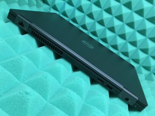 Ноутбук Б-клас Dell Latitude 5580 / 15.6" (1366x768) TN / Intel Core i5-7300U (2 (4) ядра по 2.6 - 3.5 GHz) / 8 GB DDR4 / 128 GB SSD / Intel HD Graphics 620 / HDMI / Windows 10 ліцензія