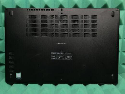 Ноутбук Б-клас Dell Latitude 5580 / 15.6" (1366x768) TN / Intel Core i5-7300U (2 (4) ядра по 2.6 - 3.5 GHz) / 8 GB DDR4 / 128 GB SSD / Intel HD Graphics 620 / HDMI / Windows 10 ліцензія