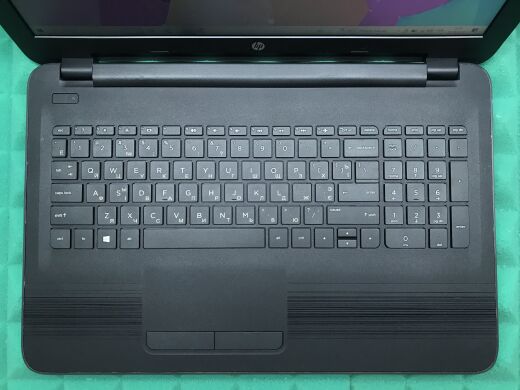 Ноутбук Б-клас HP 255 G5 / 15.6" (1366x768) TN / AMD E2-7110 (4 ядра по 1.8 GHz) / 8 GB DDR3 / 256 GB SSD / AMD Radeon R2 Graphics / WebCam / DVD-RW / HDMI