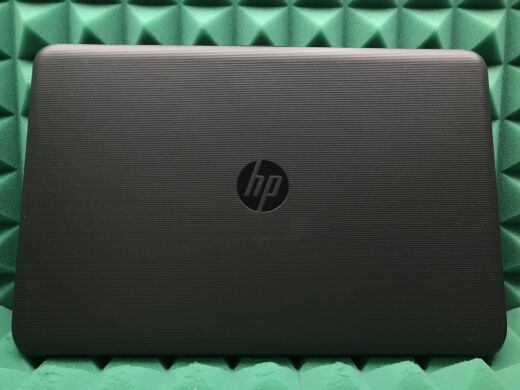 Ноутбук Б-клас HP 255 G5 / 15.6" (1366x768) TN / AMD E2-7110 (4 ядра по 1.8 GHz) / 8 GB DDR3 / 256 GB SSD / AMD Radeon R2 Graphics / WebCam / DVD-RW / HDMI