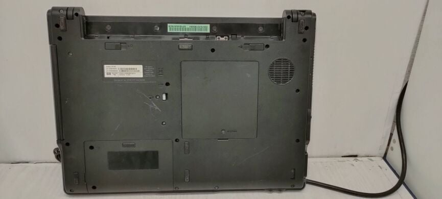 Ноутбук Б-класс HP 530 / 15.4" (1280x800) TN / Intel Core 2 Duo T5500 (2 ядра по 1.66 GHz) / 4 GB DDR2 / 250 GB HDD / Intel GMA 945 Graphics / DVD-ROM / Без АКБ Ноутбук Б-класс HP 530 / 15.4" (1280x800) TN / Intel Core 2 Duo T5500 (2 ядра по 1.66 GHz) / 4 GB DDR2 / 250 GB HDD / Intel GMA 945 Graphics / DVD-ROM / Без АКБ