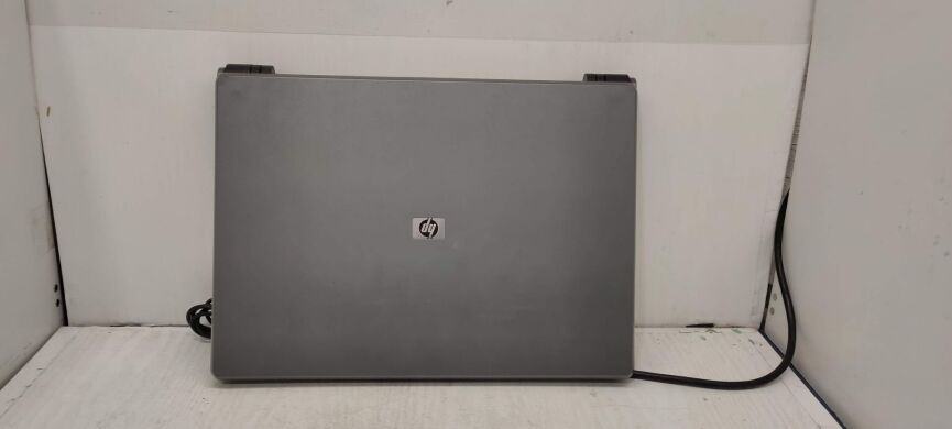 Ноутбук Б-класс HP 530 / 15.4" (1280x800) TN / Intel Core 2 Duo T5500 (2 ядра по 1.66 GHz) / 4 GB DDR2 / 250 GB HDD / Intel GMA 945 Graphics / DVD-ROM / Без АКБ Ноутбук Б-класс HP 530 / 15.4" (1280x800) TN / Intel Core 2 Duo T5500 (2 ядра по 1.66 GHz) / 4 GB DDR2 / 250 GB HDD / Intel GMA 945 Graphics / DVD-ROM / Без АКБ