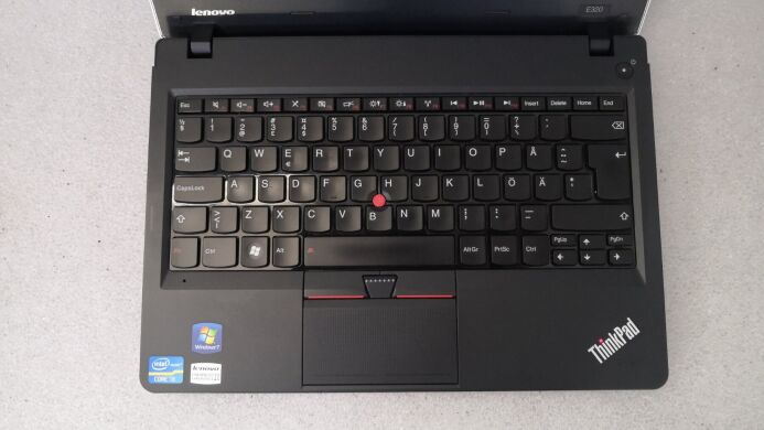 Ноутбук Б клас Lenovo ThinkPad Edge E320 / 13.3" (1366x768) TN / Intel Core i3-2350M (2 (4) ядра по 2.3 GHz) / 4 GB DDR3 / 320 GB HDD / WebCam / NO ODD