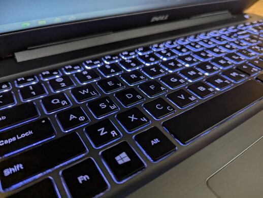 Ноутбук Dell Inspiron 5567 / 15.6" (1920x1080) IPS / Intel Core i7-7500U (2 (4) ядра по 2.7 - 3.5 GHz) / 16 GB DDR4 / 480 GB SSD / AMD Radeon R7 M445, 4 GB GDDR5, 64-bit / WebCam / Windows 10 Ноутбук Dell Inspiron 5567 / 15.6" (1920x1080) IPS / Intel Core i7-7500U (2 (4) ядра по 2.7 - 3.5 GHz) / 16 GB DDR4 / 480 GB SSD / AMD Radeon R7 M445, 4 GB GDDR5, 64-bit / WebCam / Windows 10