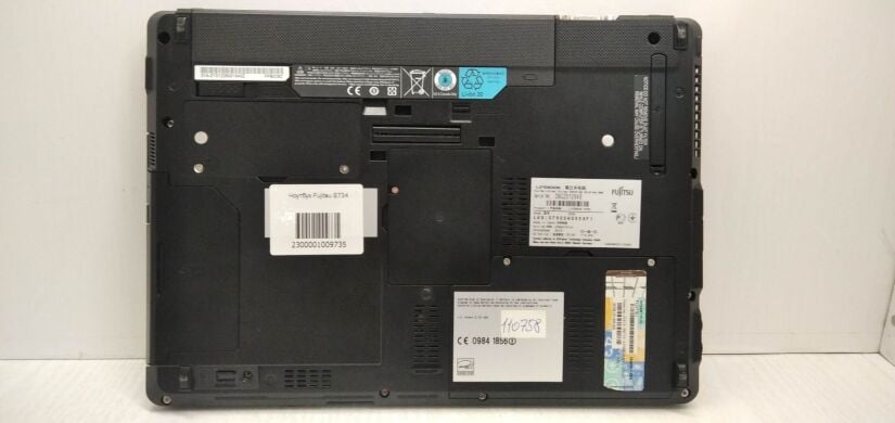 Ноутбук Fujitsu LifeBook E734 / 13.3" (1366x768) TN / Intel Core i5-3230M (2 (4) ядра по 2.6 - 3.2 GHz) / 4 GB DDR3 / 320 GB HDD / Intel HD Graphics 4000 / WebCam Ноутбук Fujitsu LifeBook E734 / 13.3" (1366x768) TN / Intel Core i5-3230M (2 (4) ядра по 2.6 - 3.2 GHz) / 4 GB DDR3 / 320 GB HDD / Intel HD Graphics 4000 / WebCam