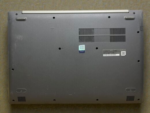 Ноутбук Б-класс Lenovo 320-15ISK / 15.6" (1366x768) TN / Intel Core i3-6006U (2 (4) ядра по 2.0 GHz) / 4 GB DDR4 / 120 GB SSD / nVidia GeForce 920MX, 2 GB GDDR3, 64-bit / WebCam