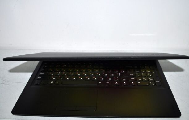 Ноутбук Lenovo IdeaPad 110-15ISK / 15.6" (1366x768) TN / Intel Core i3-6100U (2 (4) ядра по 2.3 GHz) / 6 GB DDR4 / 120 GB SSD NEW / Intel HD Graphics 520 / WebCam / DVD-ROM