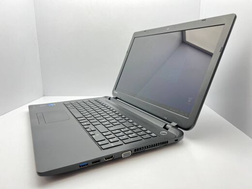 Ноутбук Toshiba Satellite Pro C50-B / 15.6" (1366x768) TN / Intel Celeron N2830 (2 ядра по 2.16 - 2.41 GHz) / 4 GB DDR3 / 120 GB SSD / Intel HD Graphics / WebCam