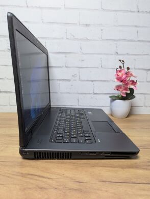 Робоча станція Б-клас HP ZBook 17 G2 / 17.3" (1920x1080) TN / Intel Core i7-4940MX (4 (8) ядра по 3.1 - 4.0 GHz) / 32 GB DDR3 / 256 GB SSD + 500 GB HDD / nVidia Quadro K4100M, 4 GB GDDR5, 256-bit / WebCam