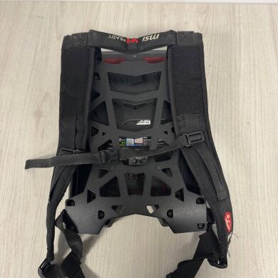 Рюкзак виртуальной реальности MSI VR One 7RE / Intel Core i7-7820HK (4 (8) ядра по 2.9 - 3.9 GHz) / 16 GB DDR4 / 512 GB SSD / nVidia GeForce GTX 1070, 8 GB GDDR5, 256-bit