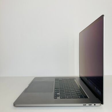 Ультрабук Apple MacBook Pro 16 (2019) / 16" (3072x1920) IPS / Intel Core i7-9750H (6 (12) ядер по 2.6 - 4.5 GHz) / 16 GB DDR4 / 512 GB SSD / AMD Radeon Pro 5300M, 4 GB GDDR6, 128-bit / WebCam / True Tone / Touch ID / Space Gray