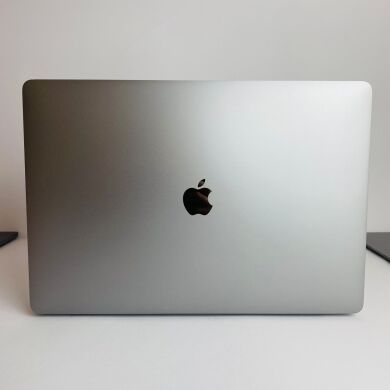 Ультрабук Apple MacBook Pro 16 (2019) / 16" (3072x1920) IPS / Intel Core i7-9750H (6 (12) ядер по 2.6 - 4.5 GHz) / 16 GB DDR4 / 512 GB SSD / AMD Radeon Pro 5300M, 4 GB GDDR6, 128-bit / WebCam / True Tone / Touch ID / Space Gray