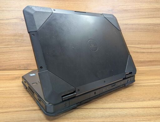 Захищений ноутбук Dell Rugged Latitude 5414 / 14" (1920x1080) IPS / Intel Core i7-6600U (2 (4) ядра по 2.6 - 3.4 GHz) / 16 GB DDR4 / 480 GB SSD / Intel HD Graphics 520 / Fingerprint / WebCam / Windows 10