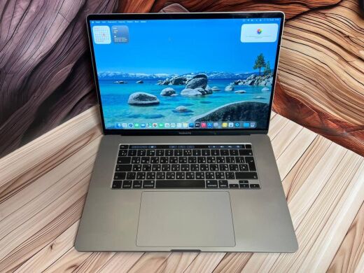 Ультрабук Б-клас Apple MacBook Pro 16 A2141 2019 / 16" (3072x1920) IPS / Intel Core i9-9980HK (8 (16) ядер по 2.4 - 5.0 GHz) / 32 GB DDR4 / 512 GB SSD / AMD Radeon Pro 5500M, 8 GB GDDR6, 128-bit / WebCam / MacOS