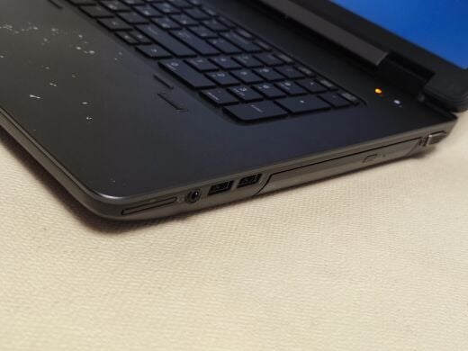 Мобильная рабочая станция HP ZBook 17 G2 / 17.3" (1600x900) TN / Intel Core i5-4200M (2 (4) ядра по 2.5 - 3.1 GHz) / 8 GB DDR3 / 256 GB SSD / nVidia Quadro K610M, 1 GB GDDR5, 64-bit / WebCam / DVD-ROM