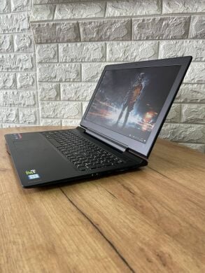 Ігровий ноутбук Lenovo IdeaPad 700-15ISK / 15.6" (1920x1080) IPS / Intel Core i7-6700HQ (4 (8) ядра по 2.6 - 3.5 GHz) / 16 GB DDR4 / 256 GB SSD + 1000 GB HDD / nVidia GeForce GTX 950M, 4 GB DDR3, 128-bit / WebCam