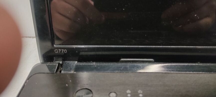 Ноутбук Б-клас Lenovo G770 / 17.3" (1600x900) TN / Intel Core i5-2520M (2 (4) ядра по 2.5 - 3.2 GHz) / 8 GB DDR3 / 500 GB HDD / AMD Radeon HD 6650M, 1 GB DDR3, 128-bit / WebCam 